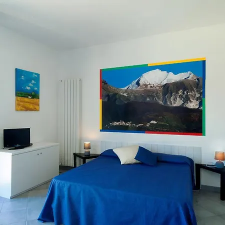 Gli Ulivi Di Montalbano * Ла-Спеція